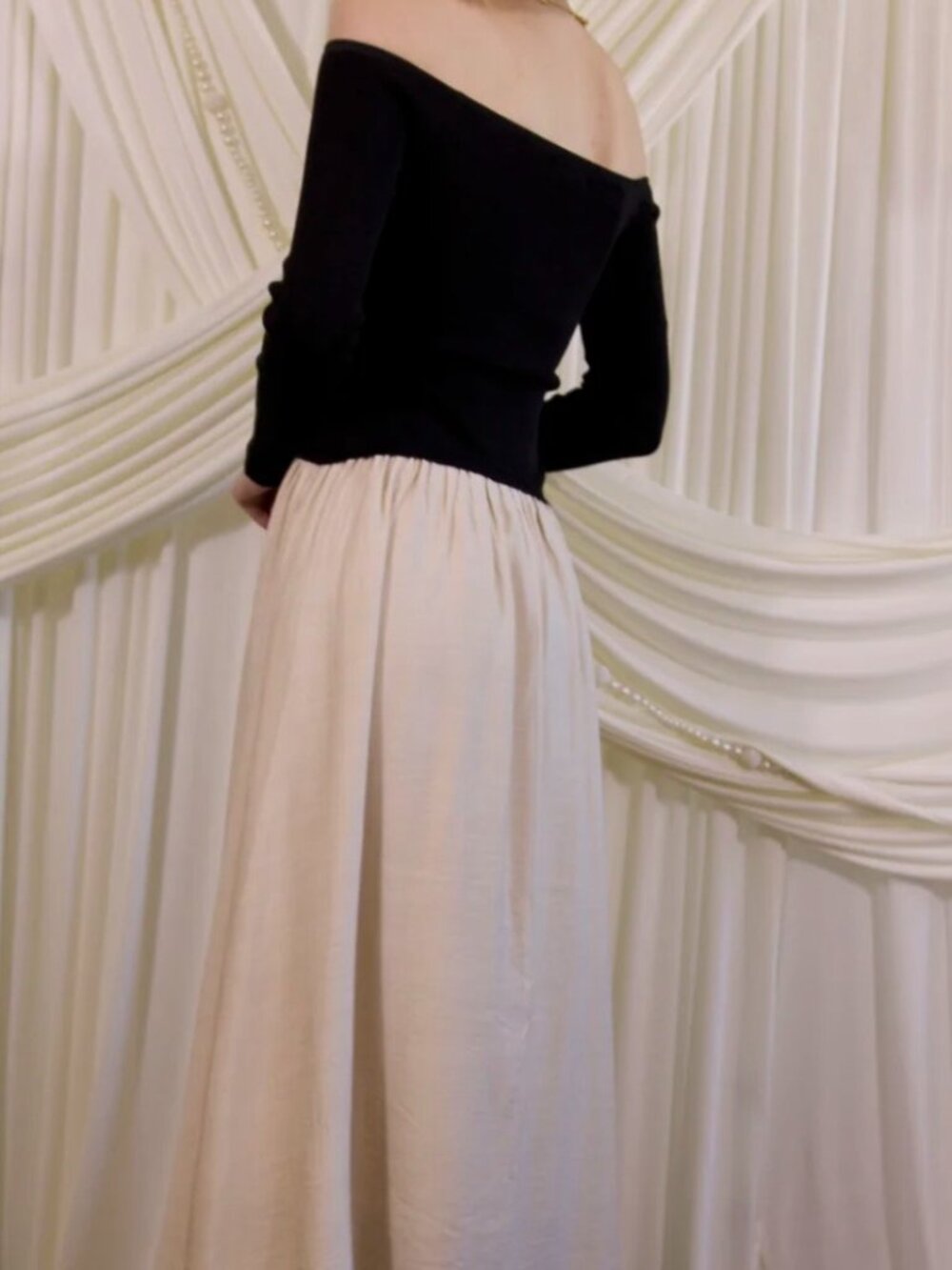 Moon River Black and Cream off shoulder dress - Picture 2 of 6